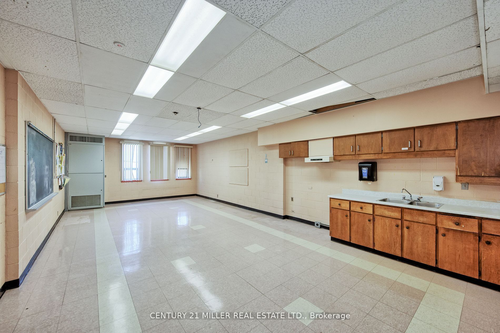 45 Randall Ave, #1
