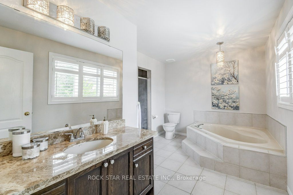 14 Pelham Dr