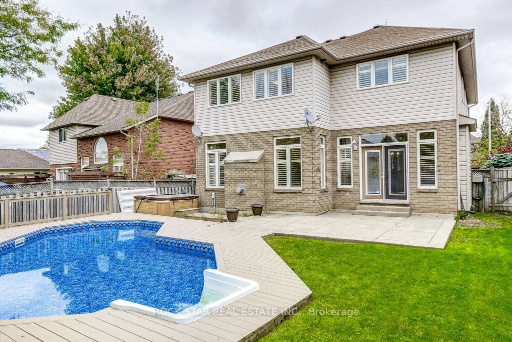 14 Pelham Dr