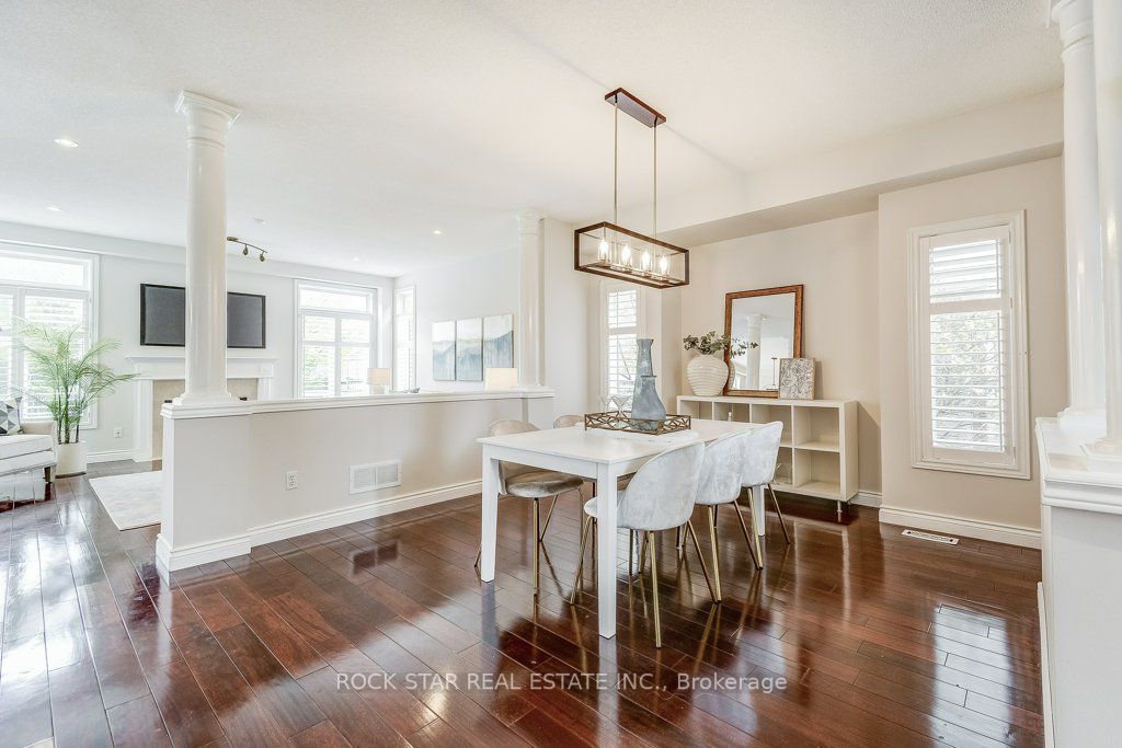 14 Pelham Dr