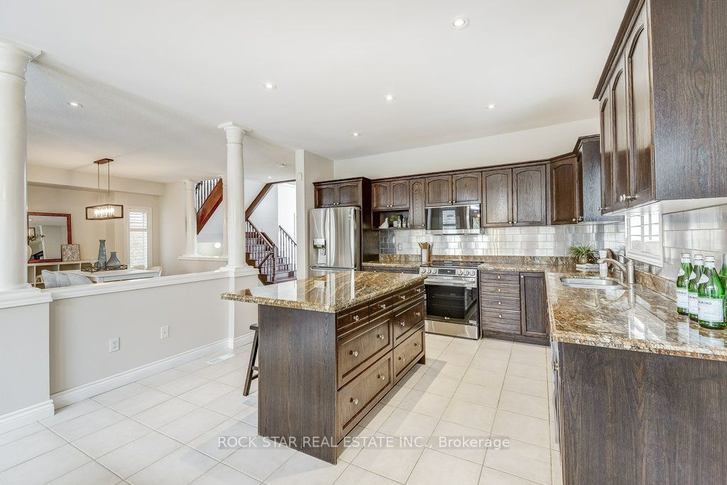 14 Pelham Dr
