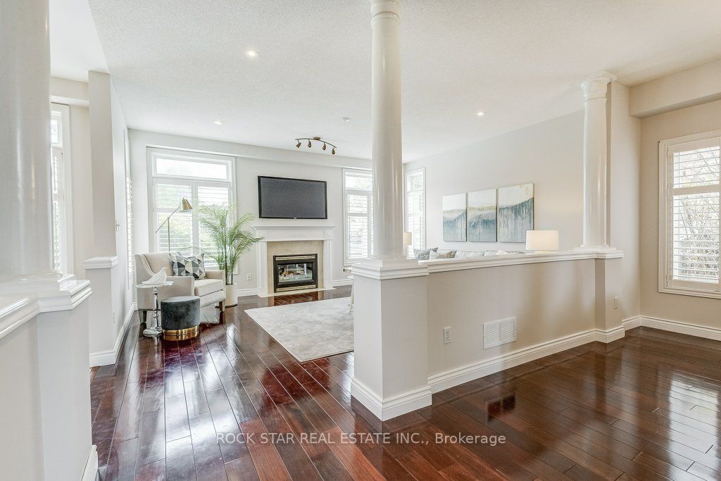 14 Pelham Dr