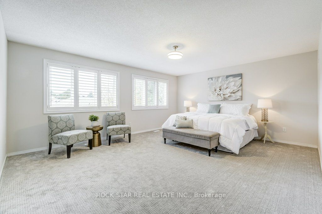 14 Pelham Dr