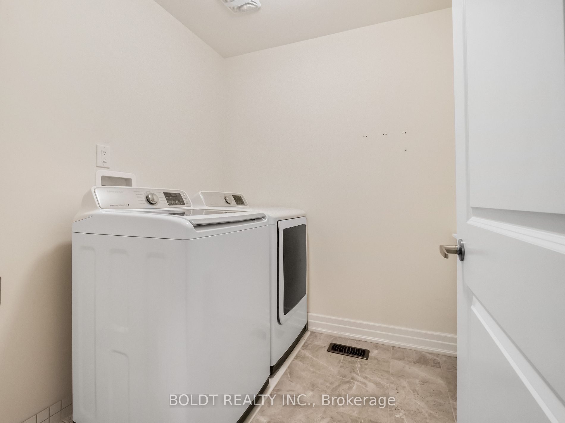 9486 Tallgrass Ave
