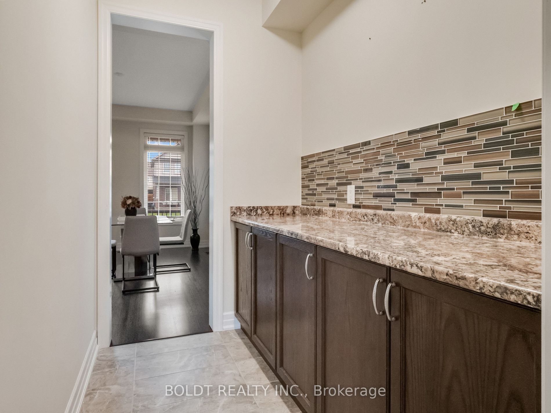 9486 Tallgrass Ave
