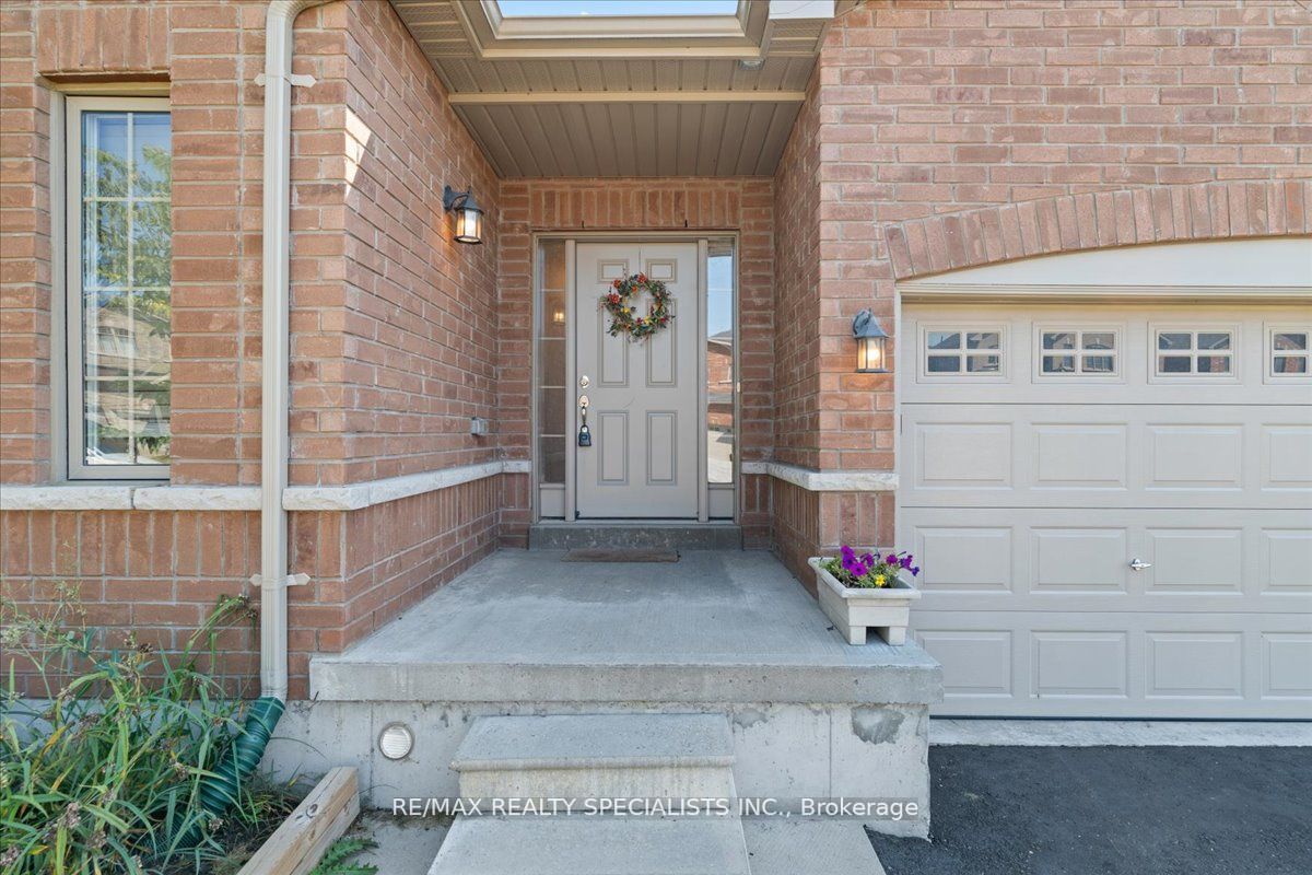 39 Lords Dr