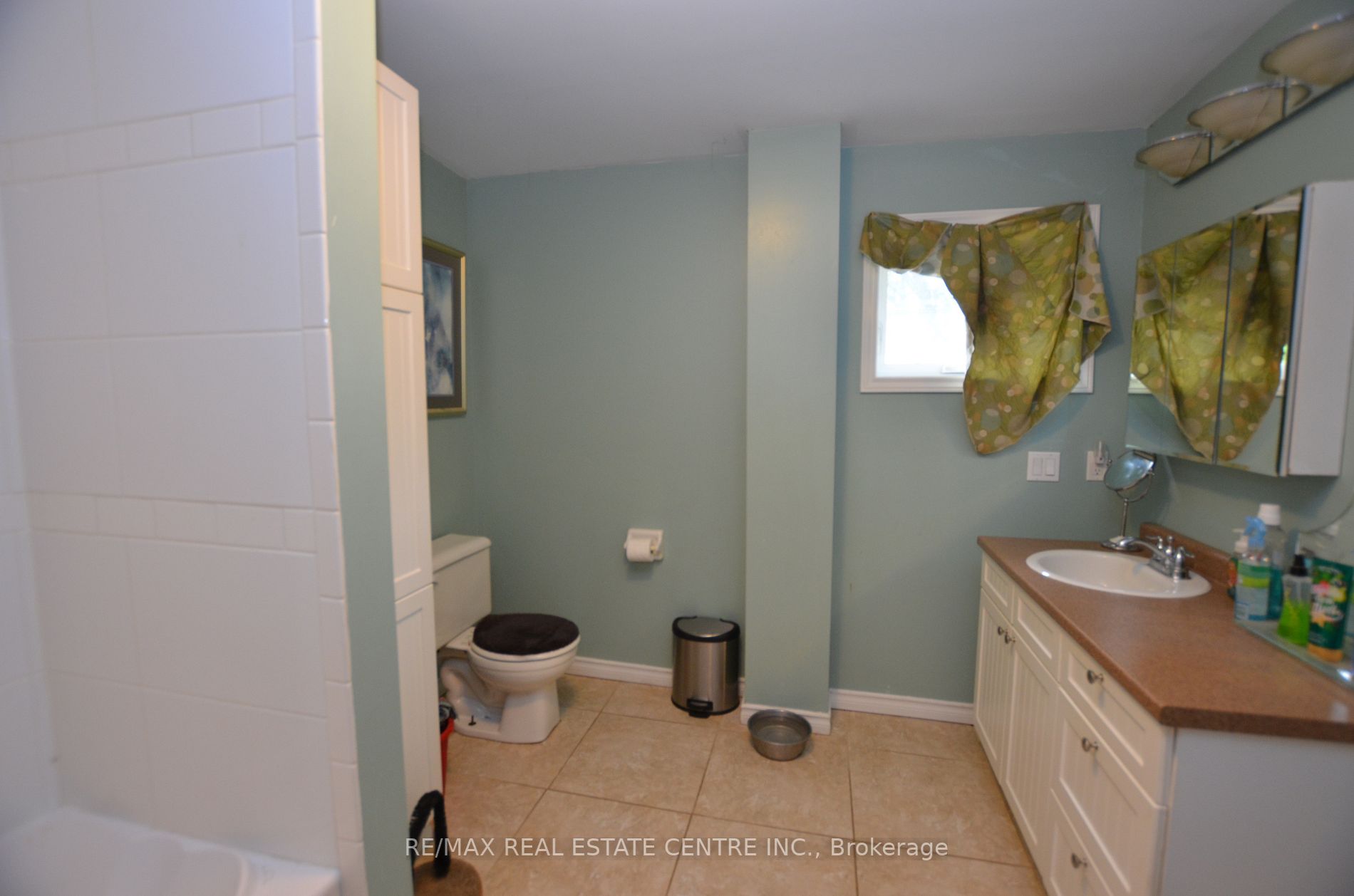32 Orangeville St
