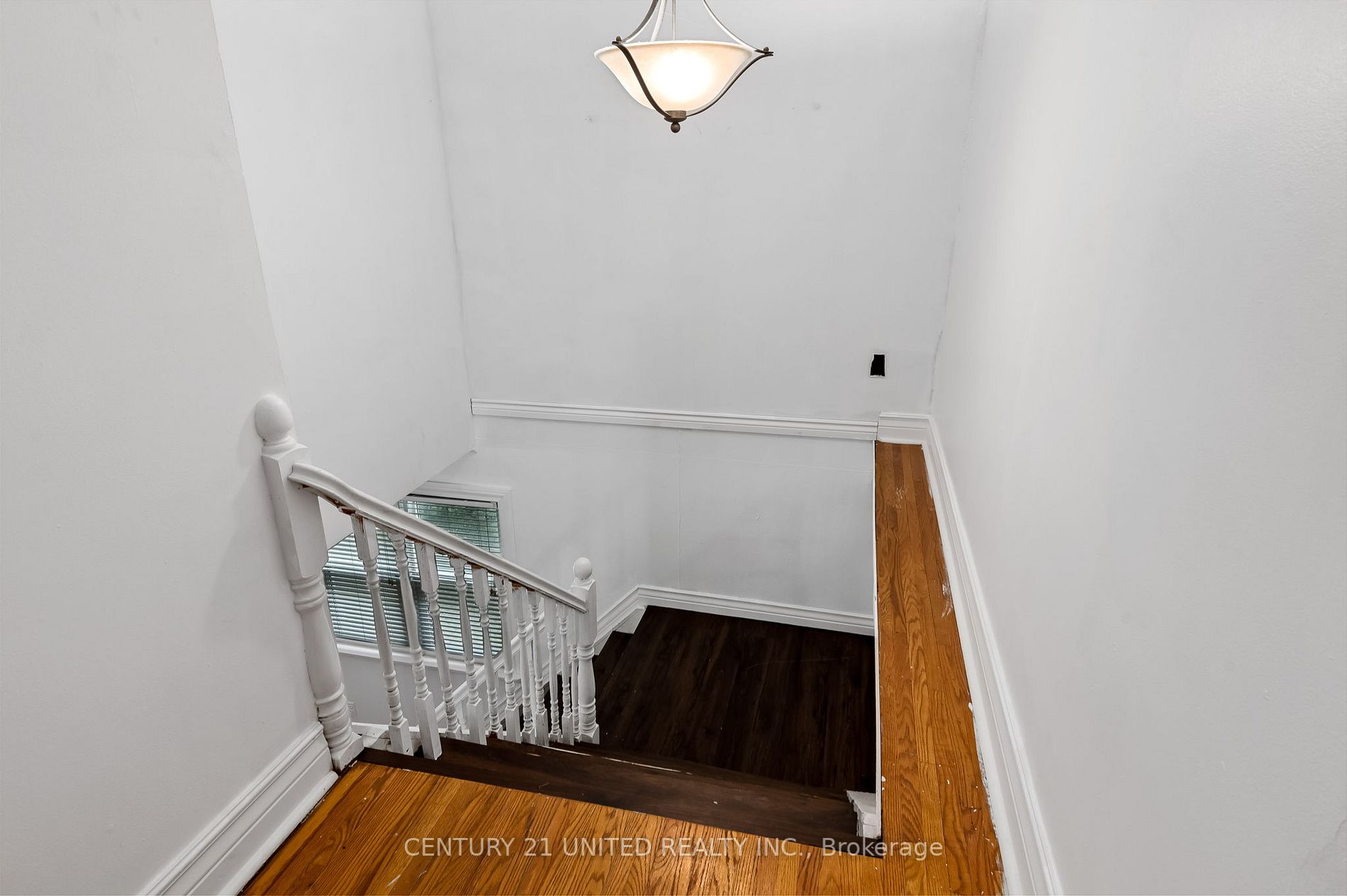 15 Leslie Frost Lane