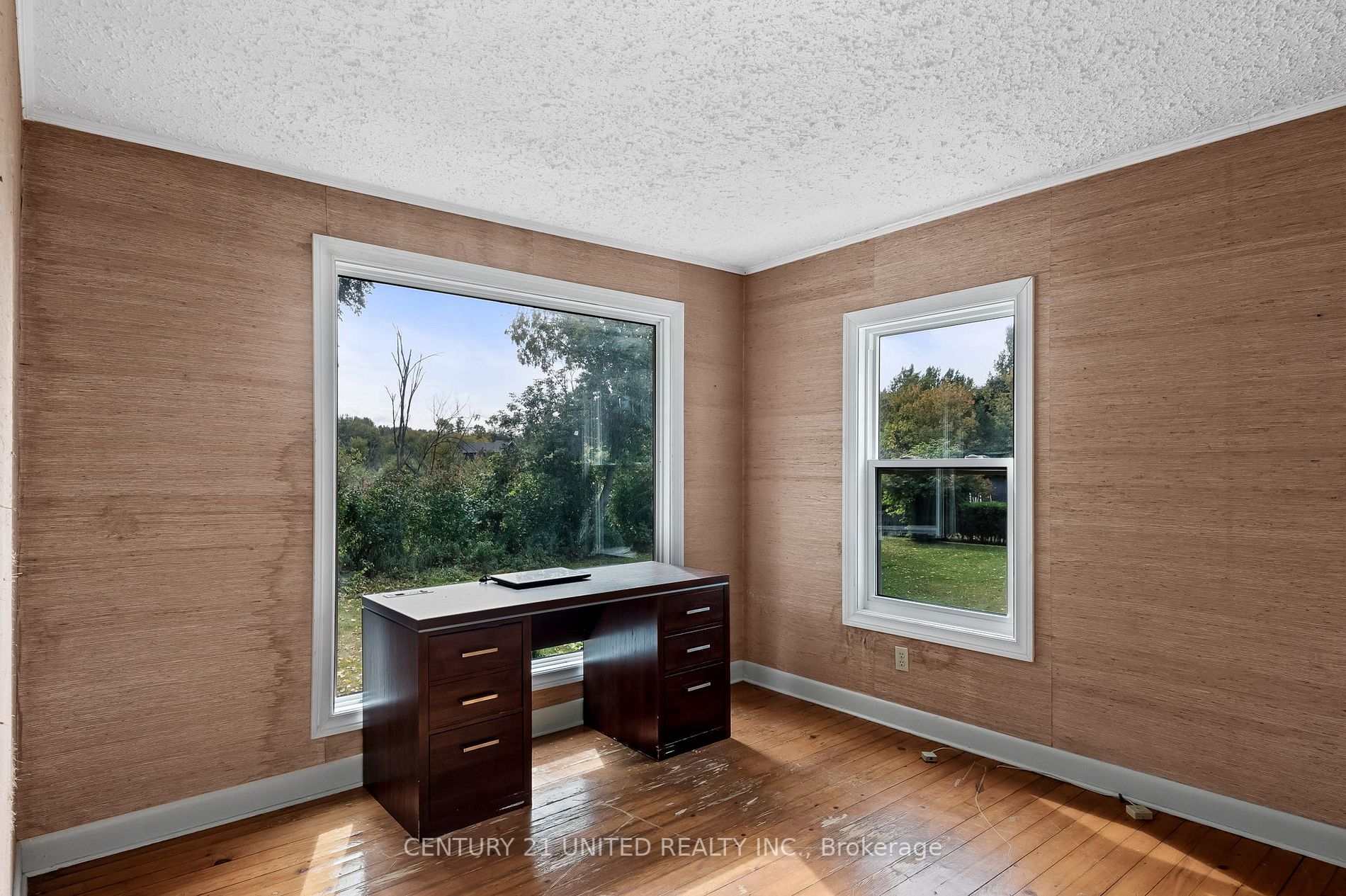 15 Leslie Frost Lane