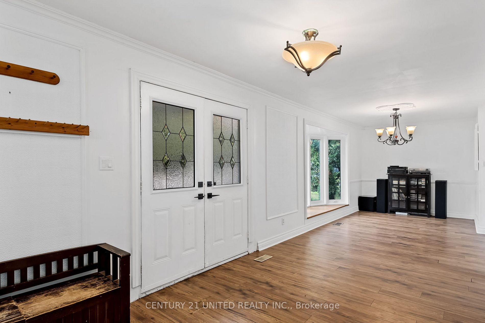 15 Leslie Frost Lane