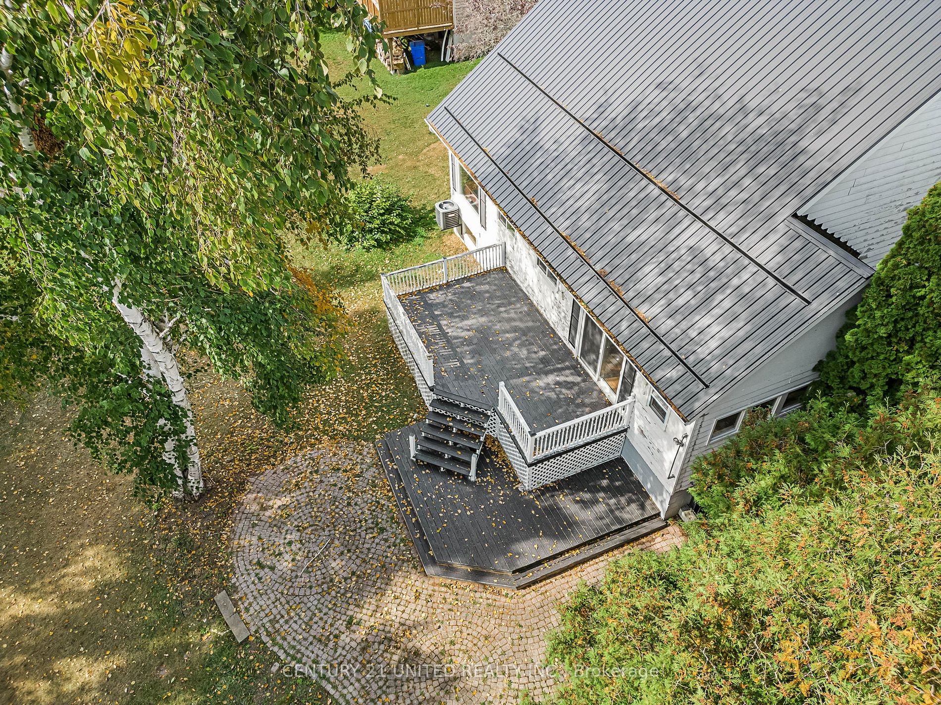 15 Leslie Frost Lane