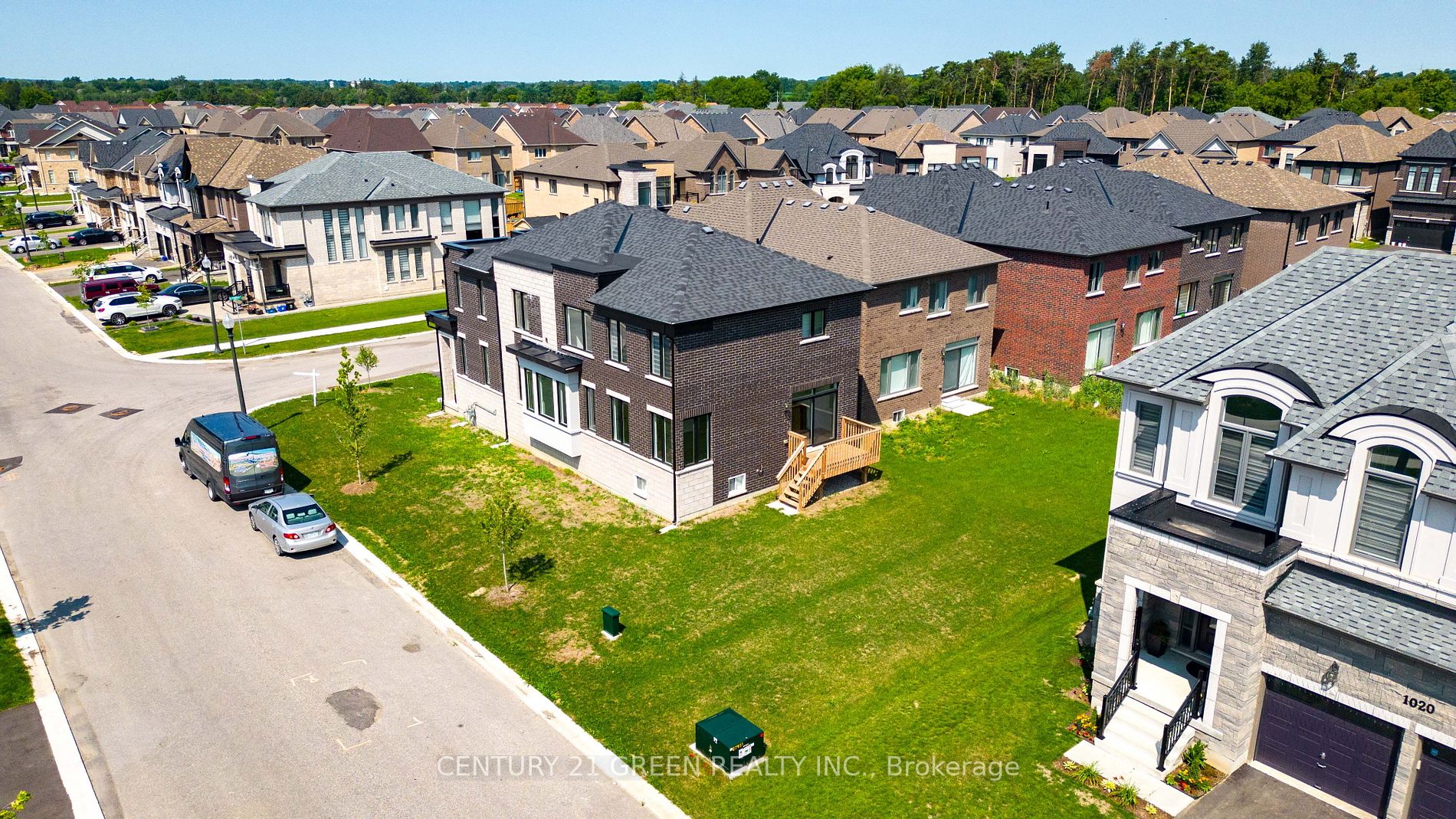 100 Silverwood Cres