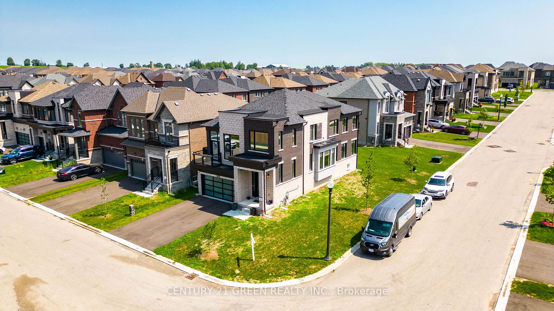 100 Silverwood Cres