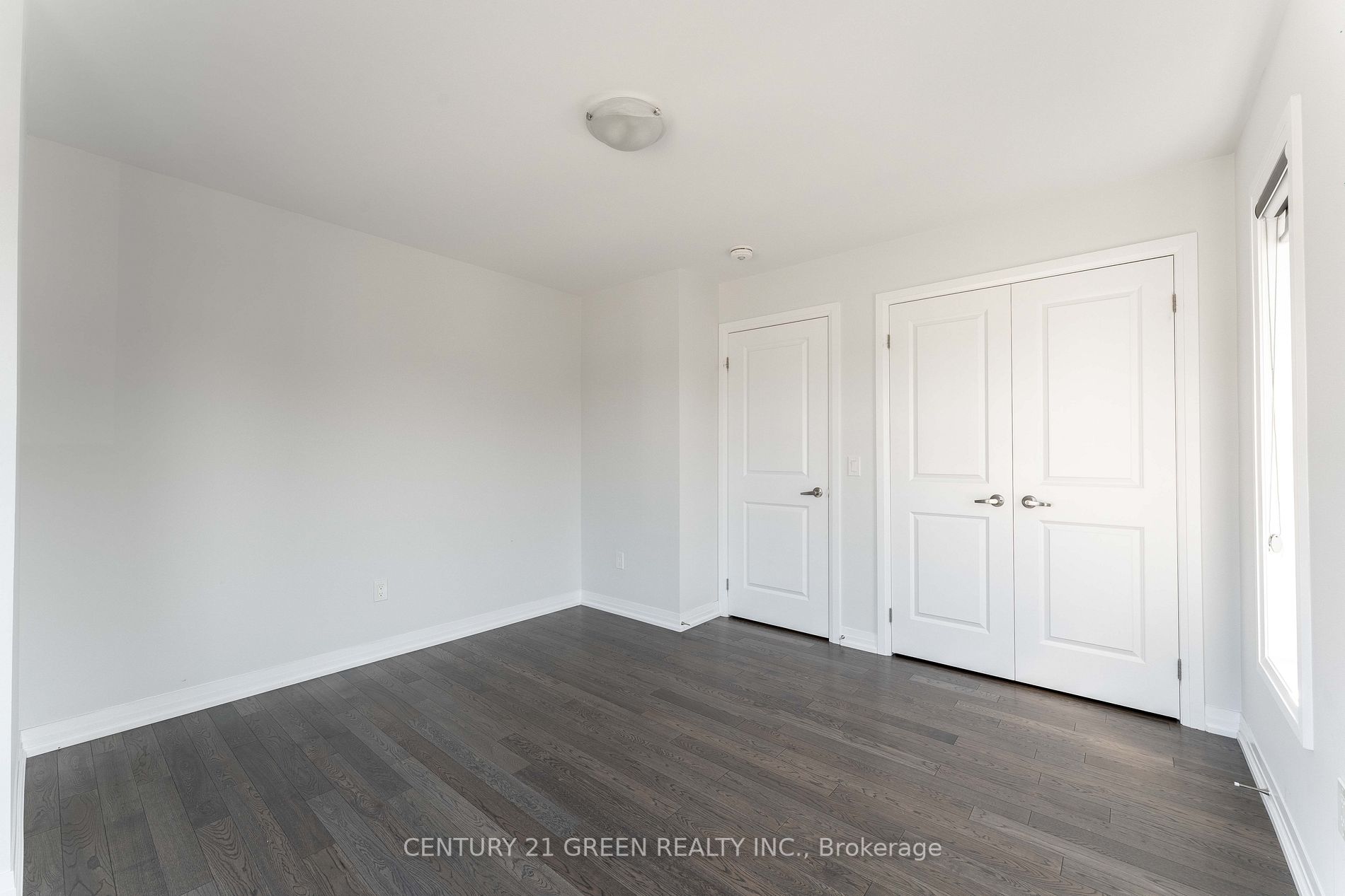 100 Silverwood Cres