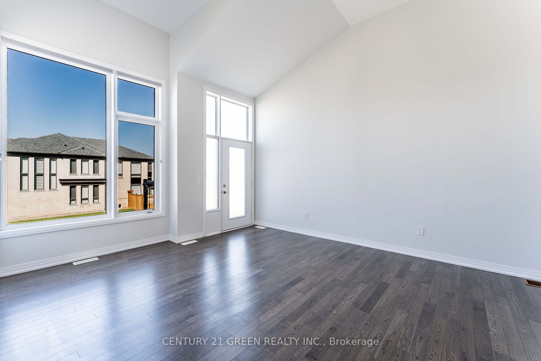 100 Silverwood Cres