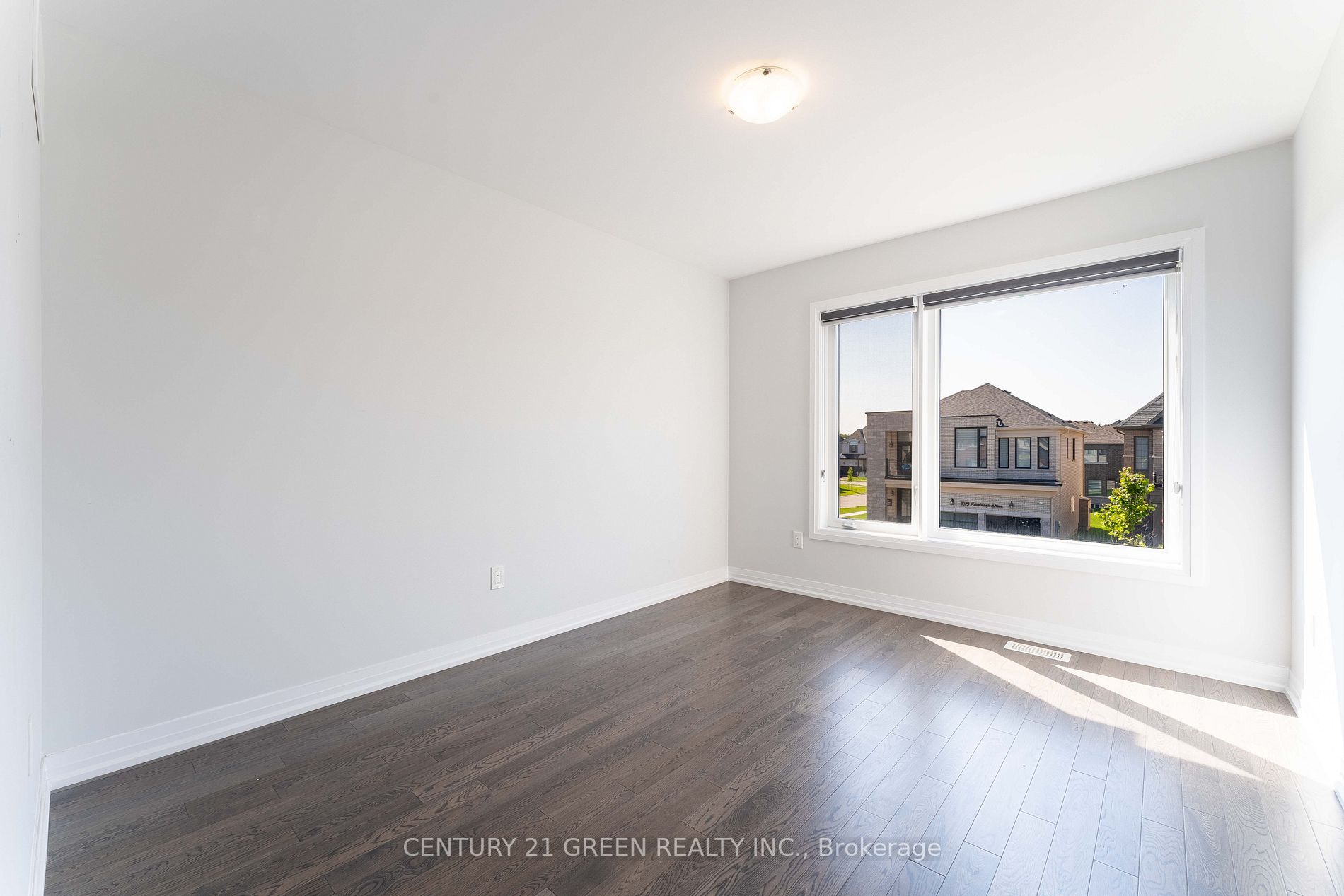 100 Silverwood Cres