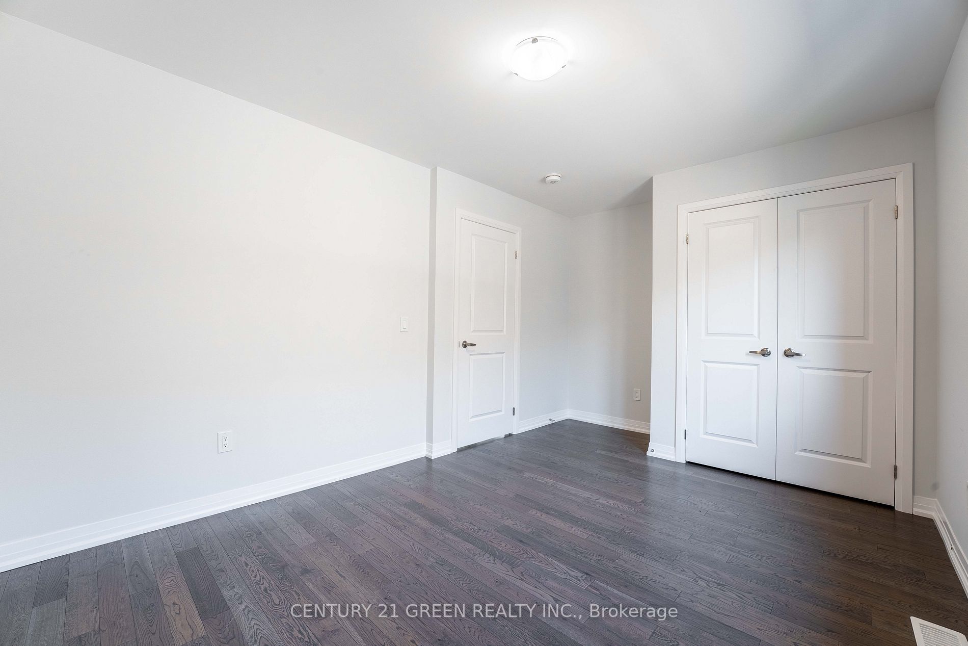 100 Silverwood Cres