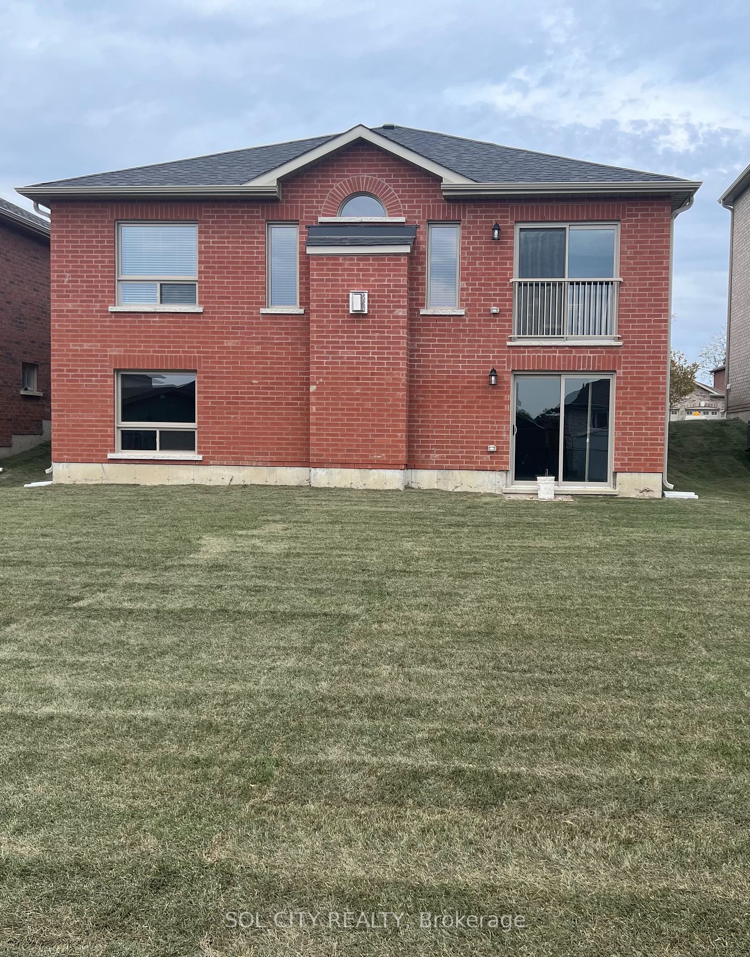18 Carew Boulevard
