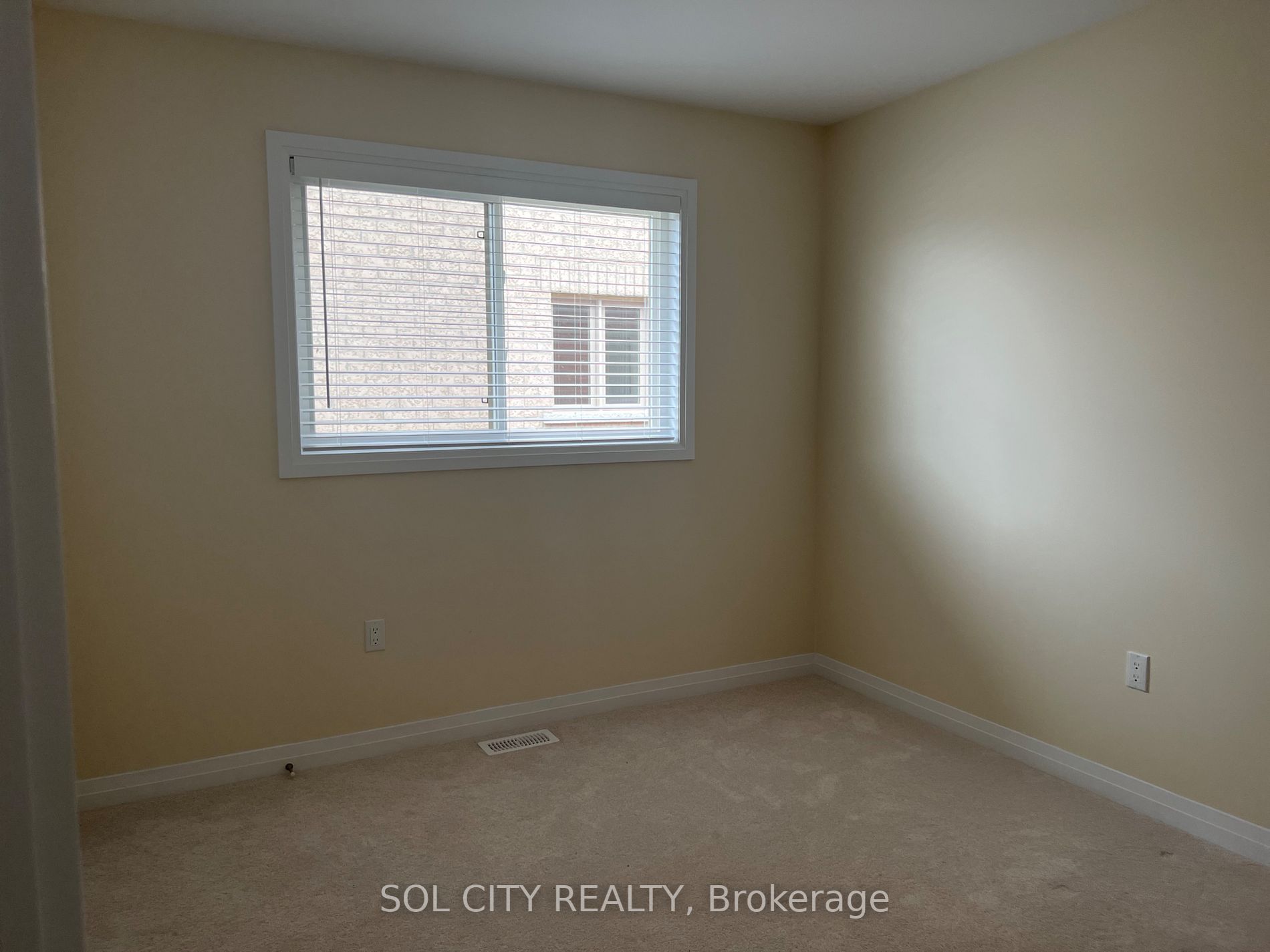 18 Carew Boulevard