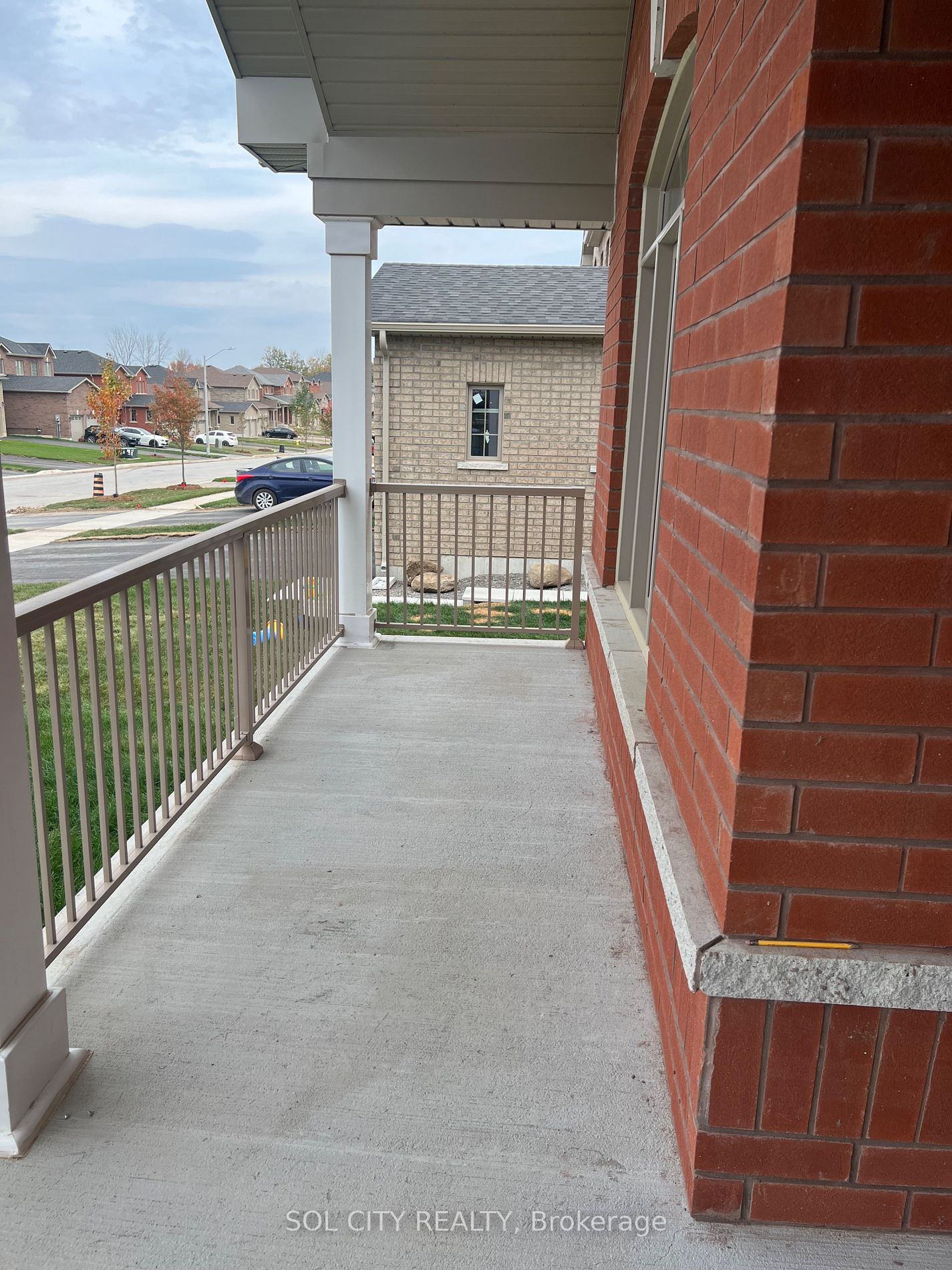 18 Carew Boulevard