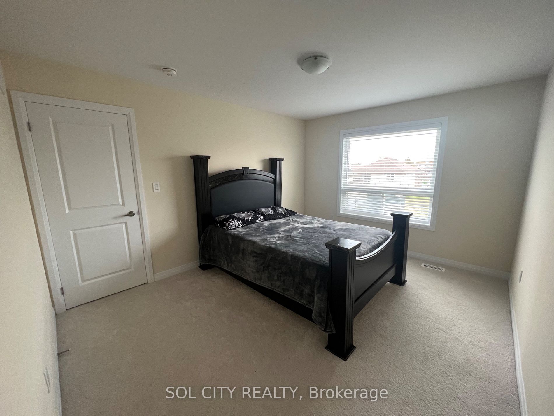 18 Carew Boulevard