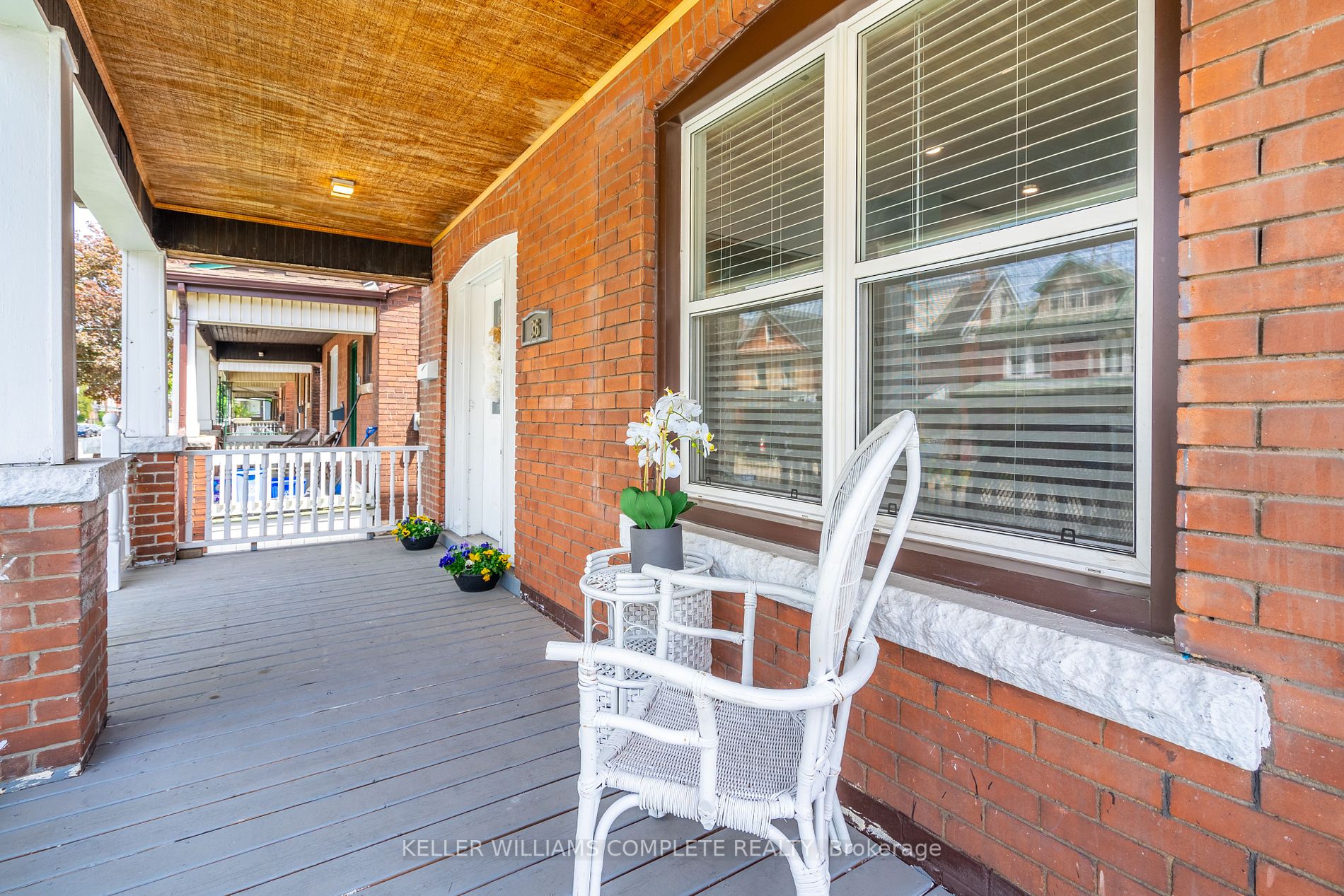 36 Barnesdale Ave N