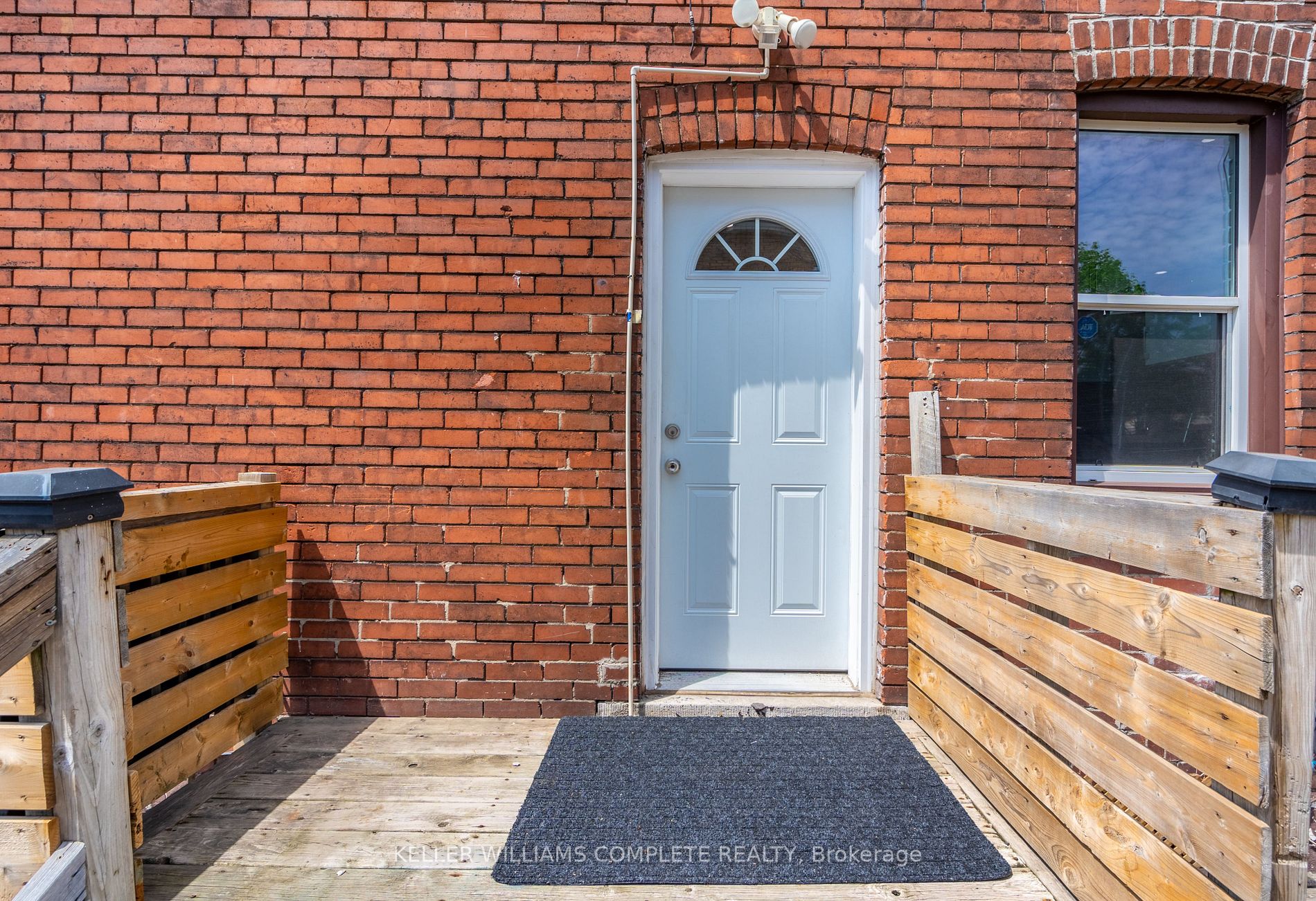 36 Barnesdale Ave N