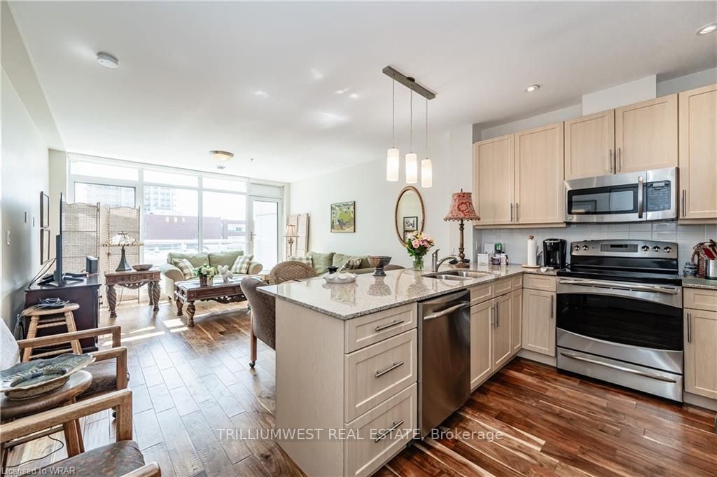 188 King St S, #411
