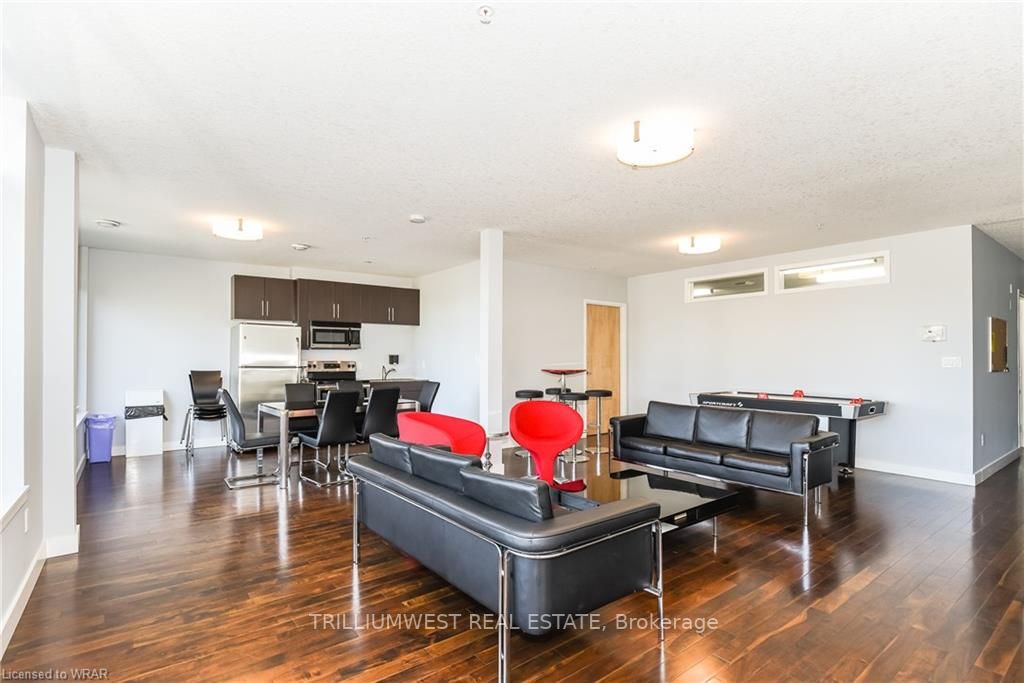 188 King Street S, #411