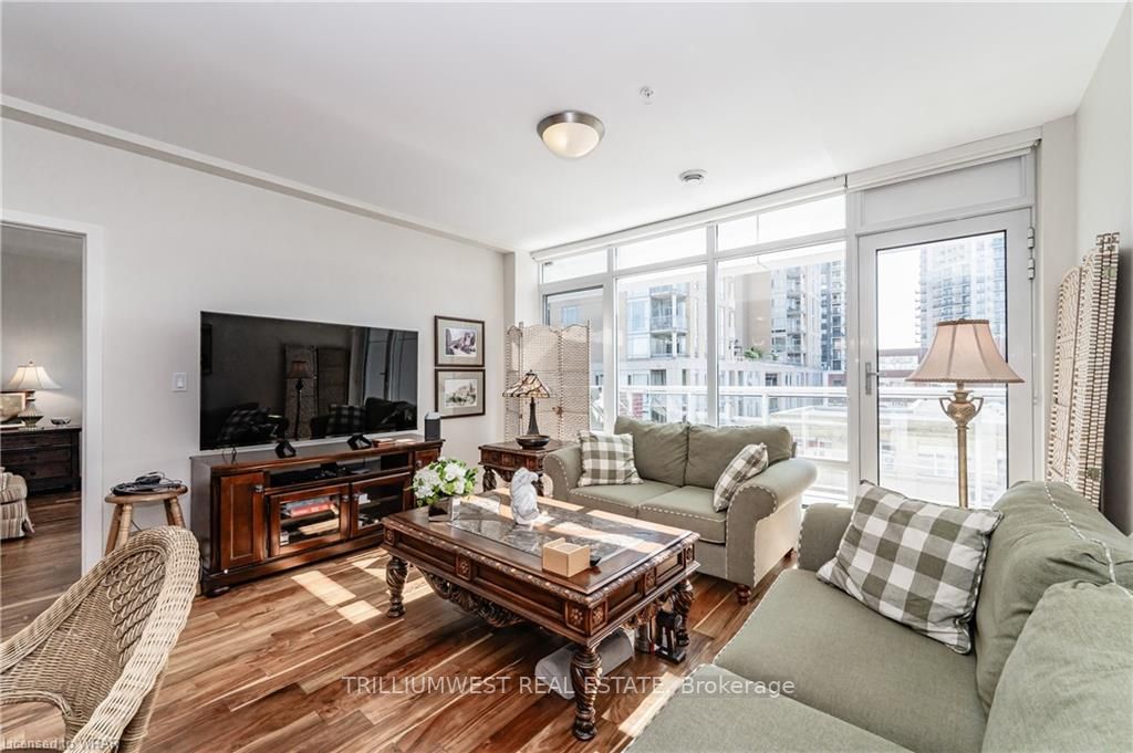 188 King Street S, #411
