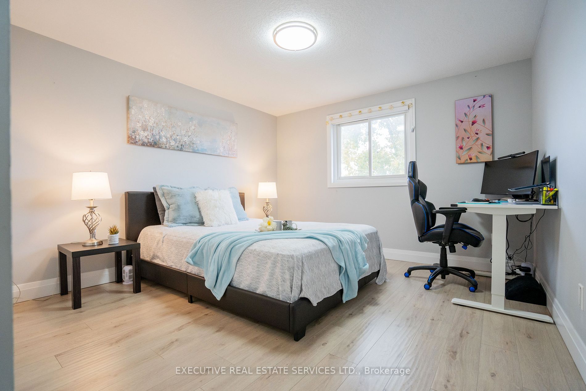 716 Elgin St N
