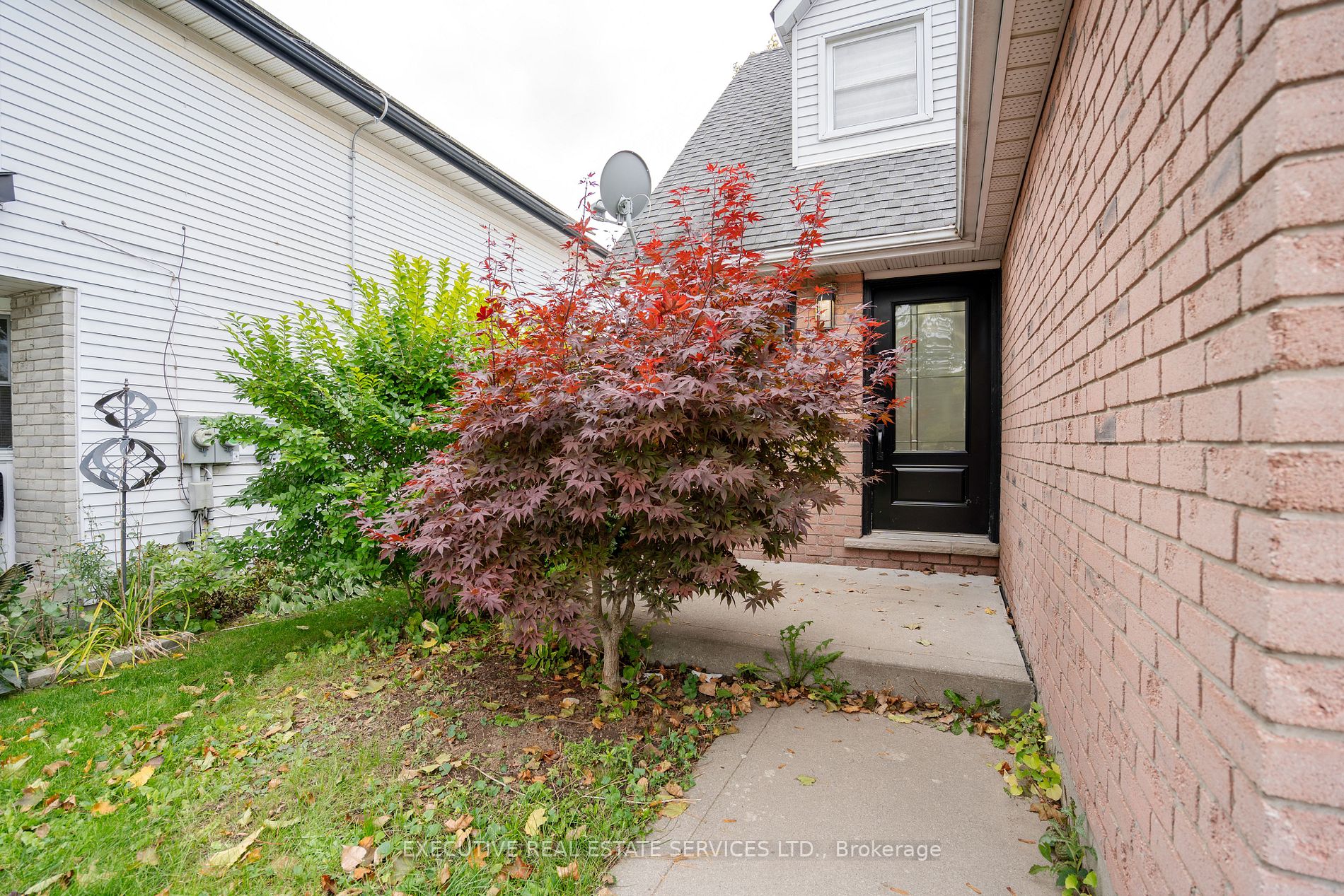 716 Elgin St N
