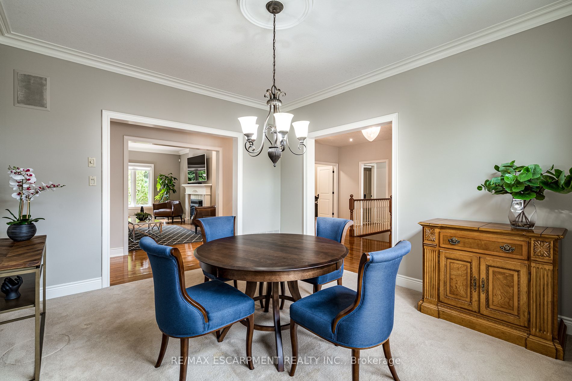 227 Foxridge Dr
