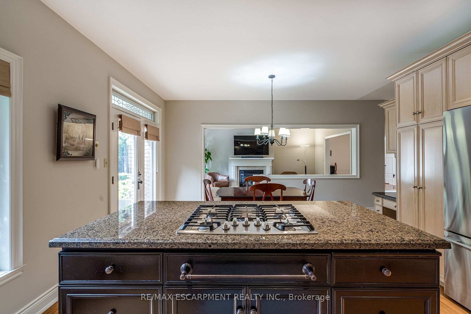 227 Foxridge Dr