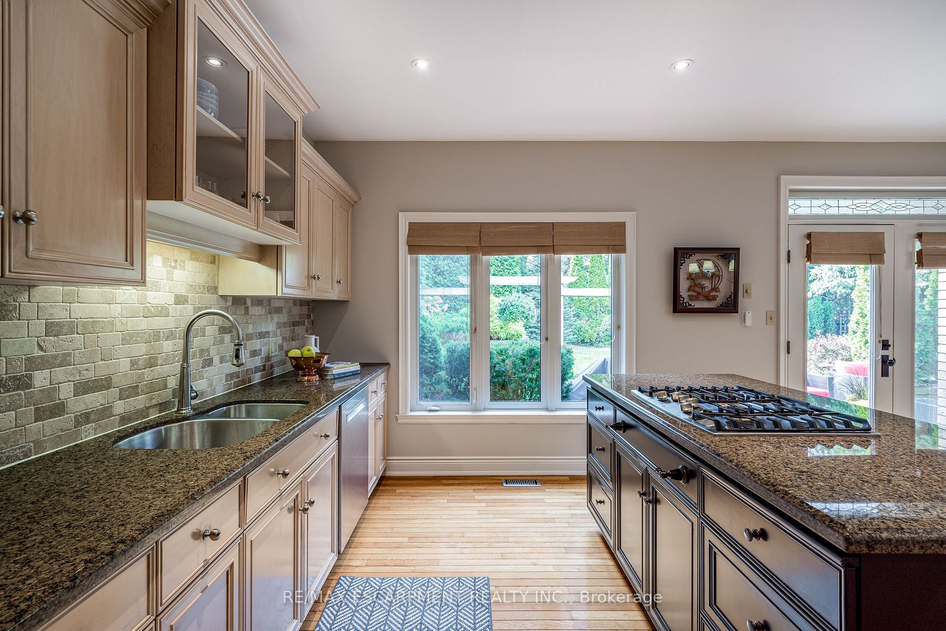 227 Foxridge Dr