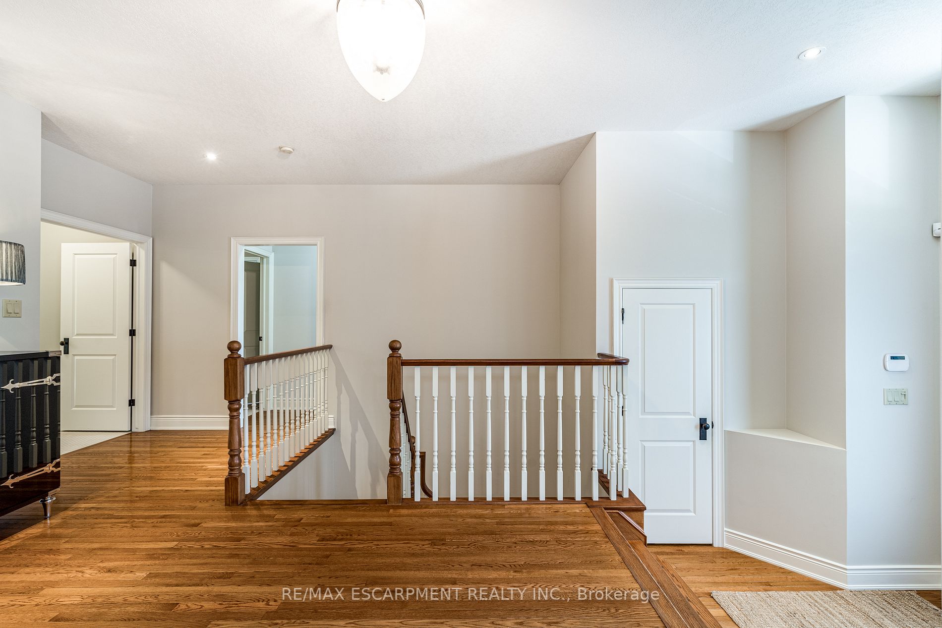 227 Foxridge Dr