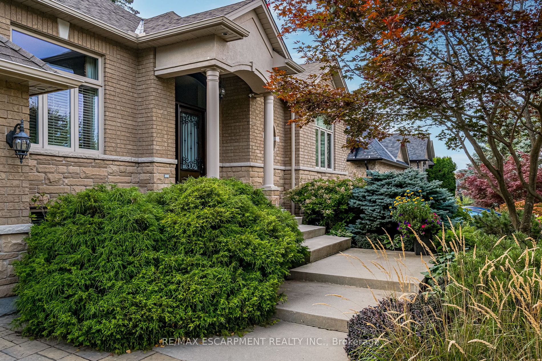 227 Foxridge Dr