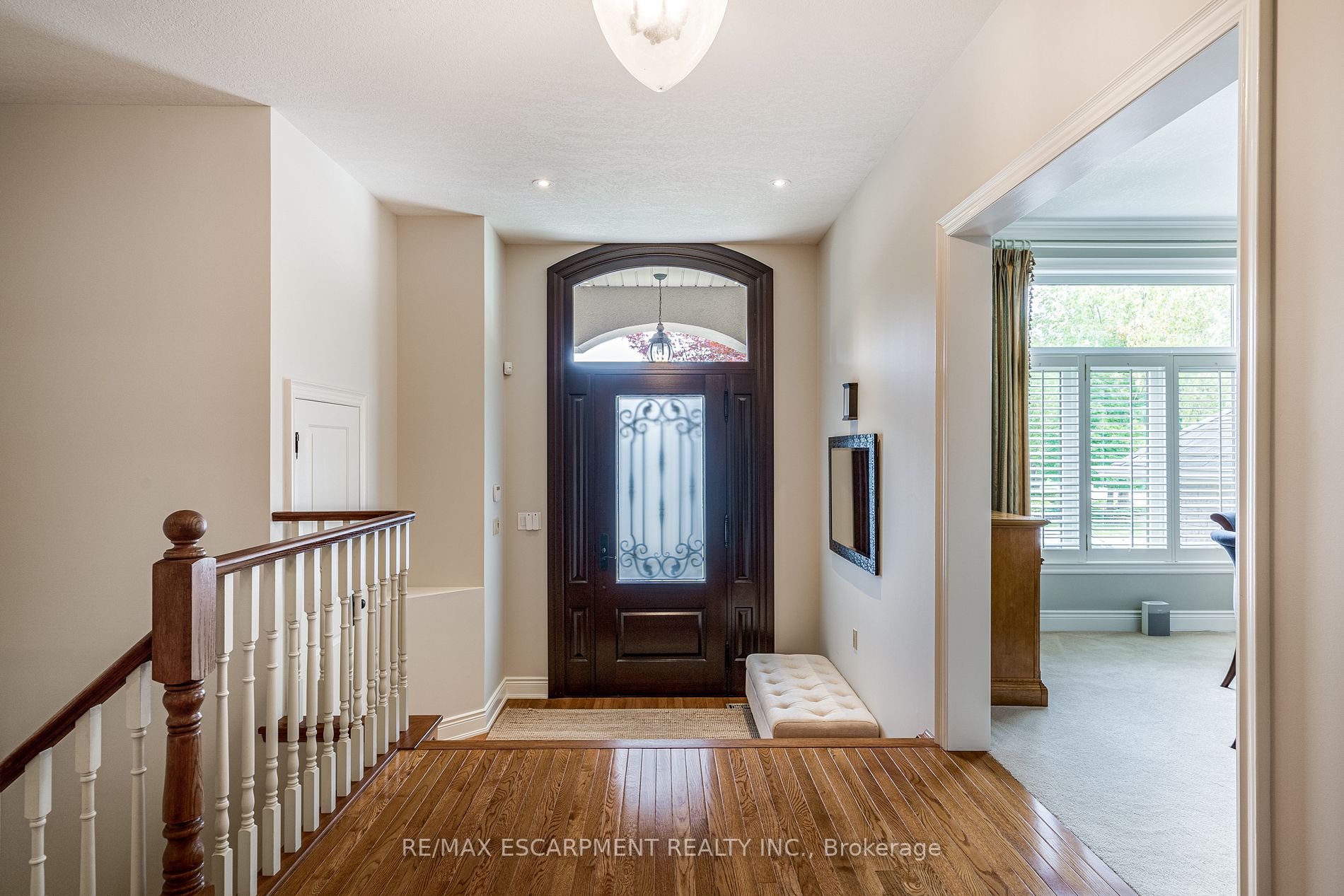 227 Foxridge Dr