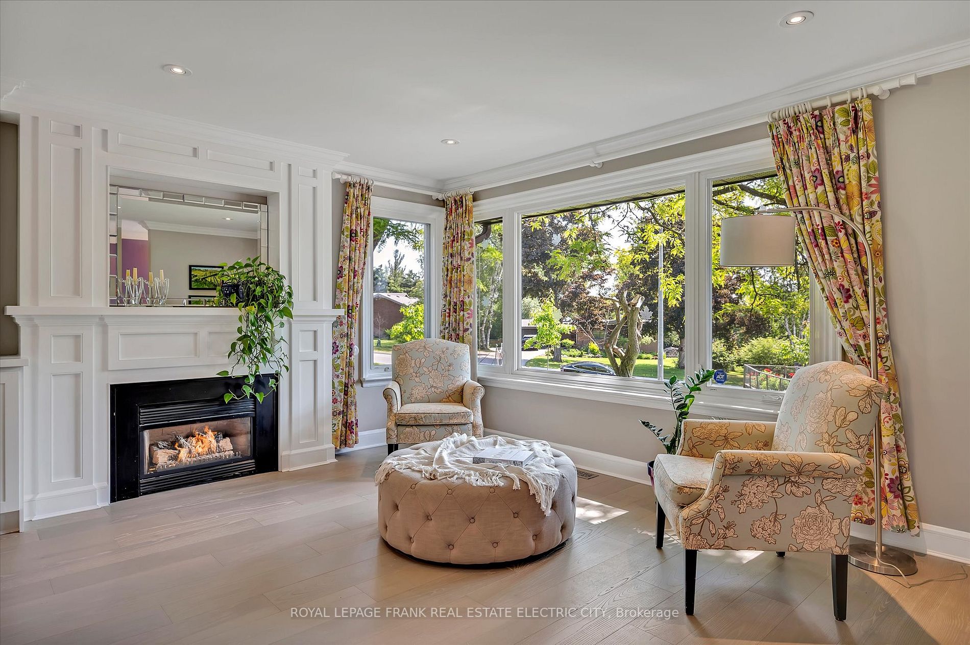 70 Moorecraig Rd