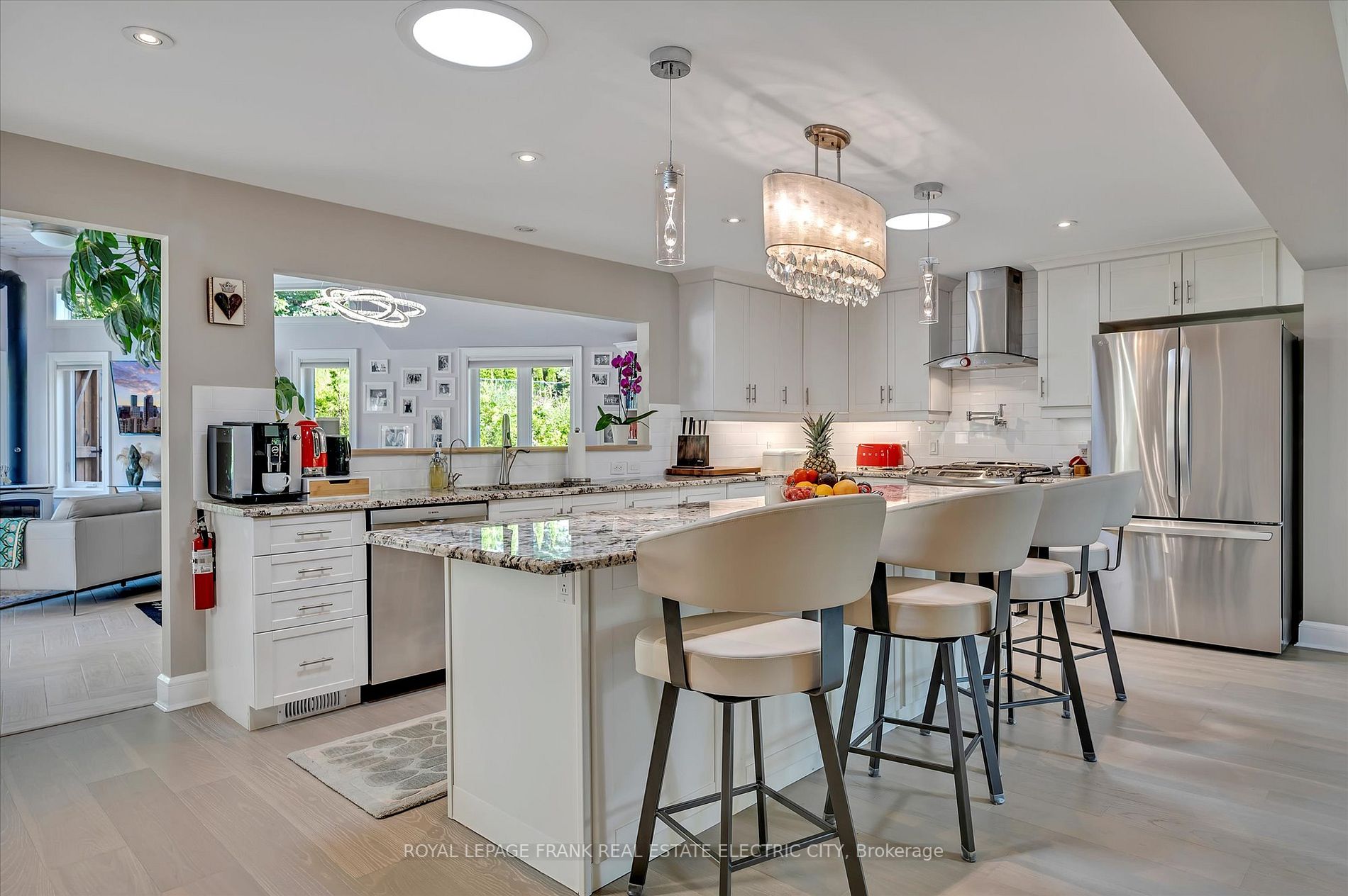 70 Moorecraig Rd