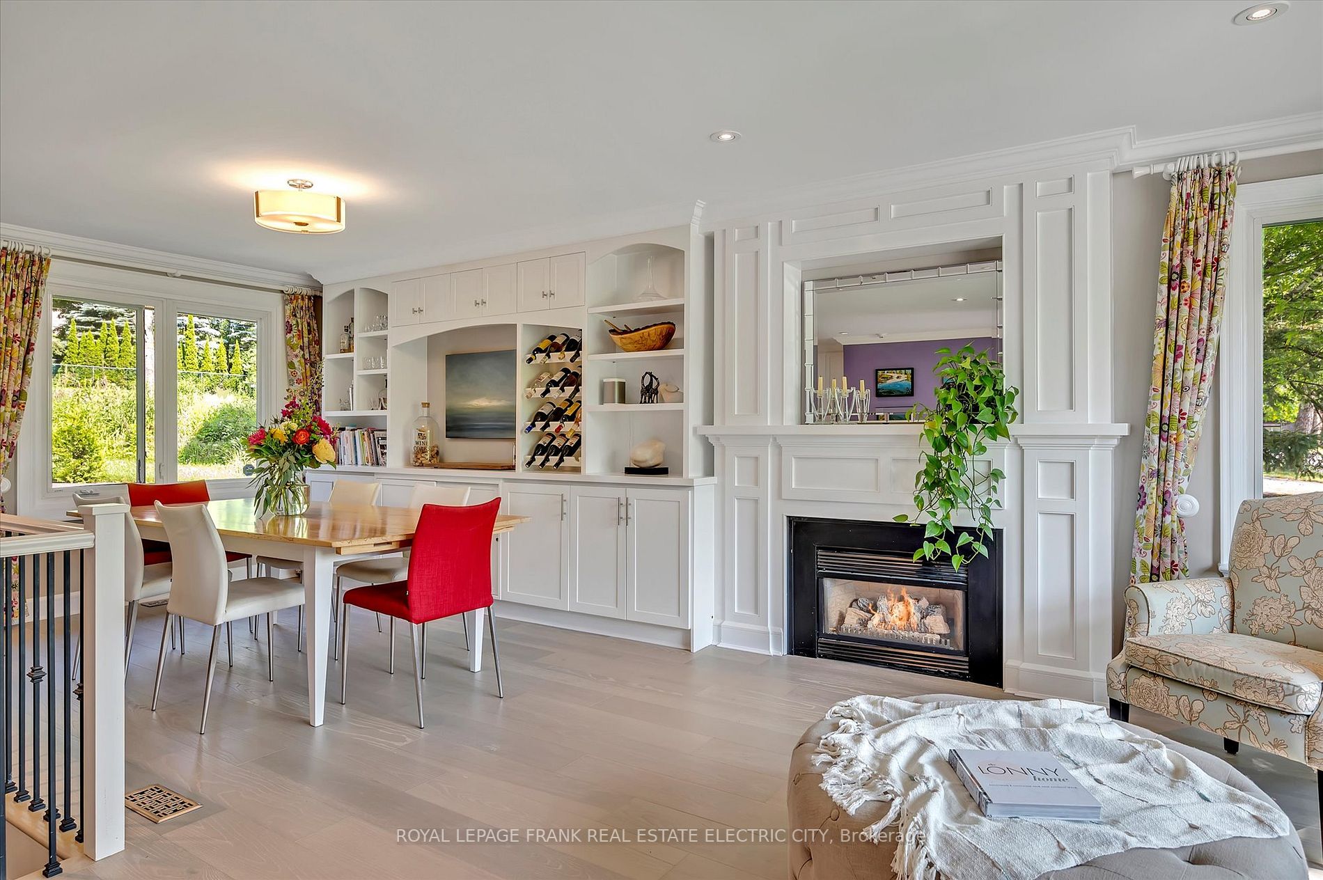 70 Moorecraig Rd