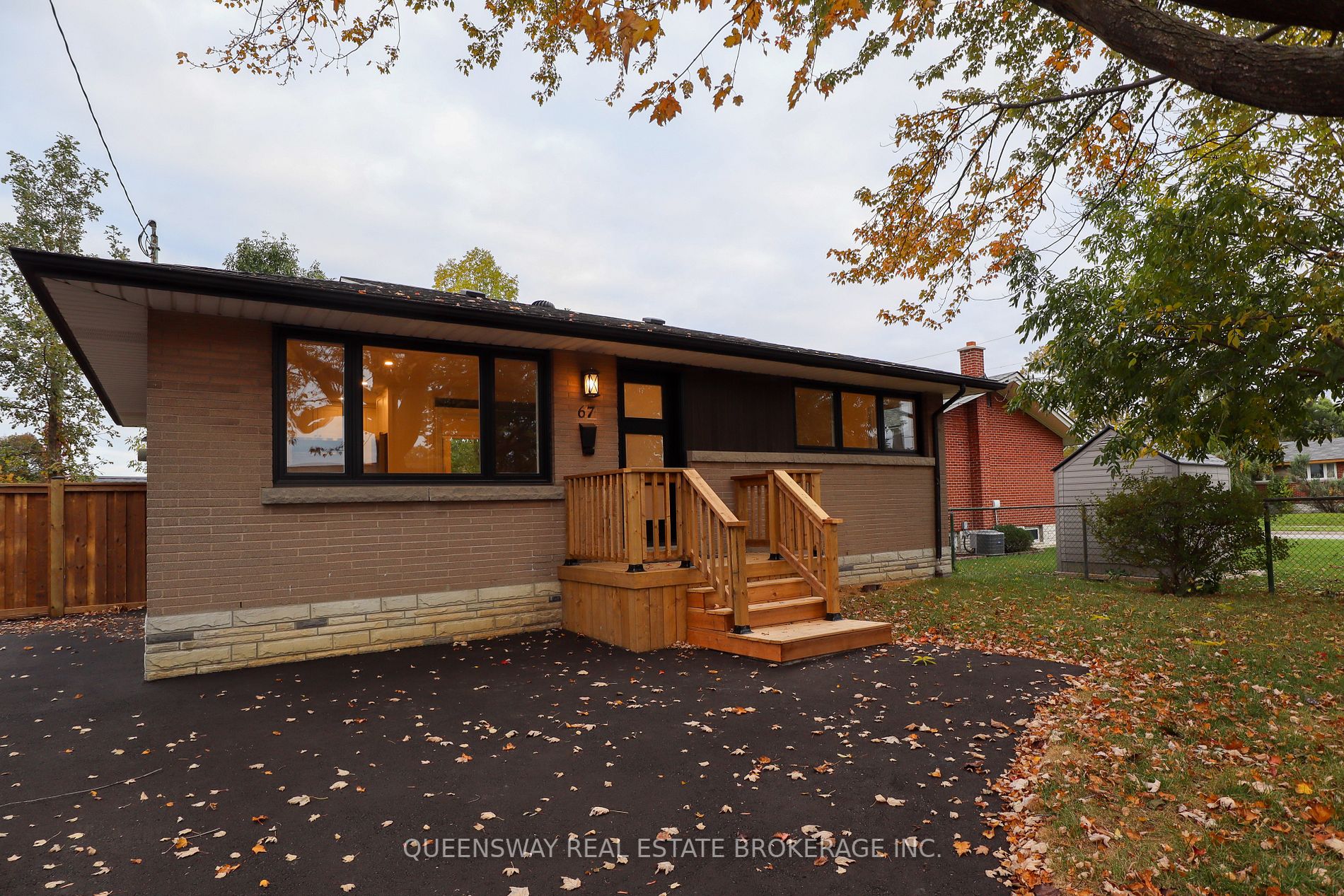 67 Kingslea Drive, #Lower