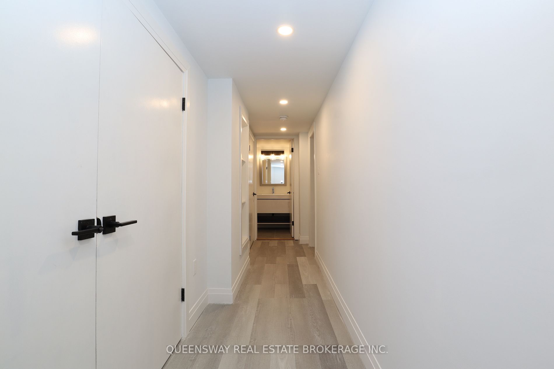 67 Kingslea Drive, #Lower