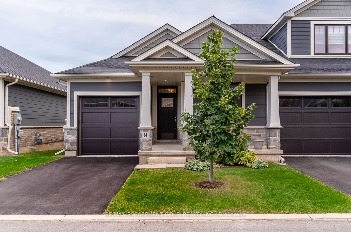 9 Macassa Crt
