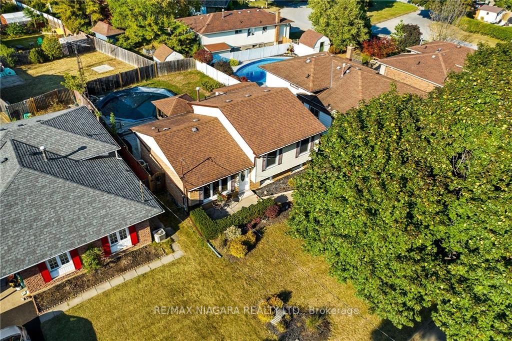 13 Centennial Dr
