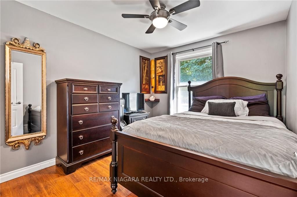 13 Centennial Dr