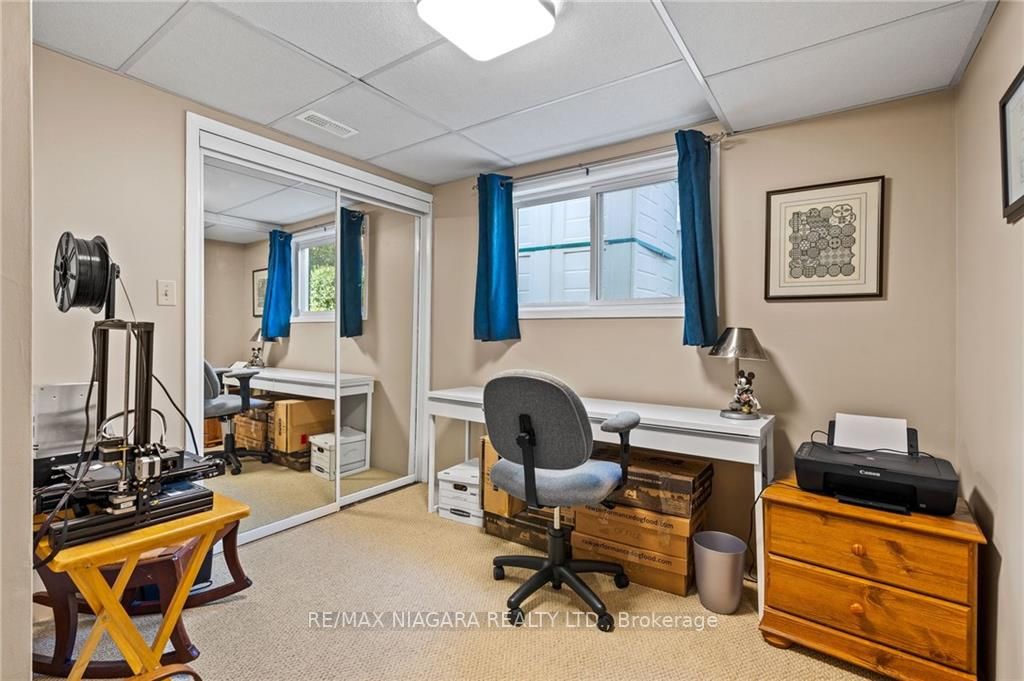 13 Centennial Dr