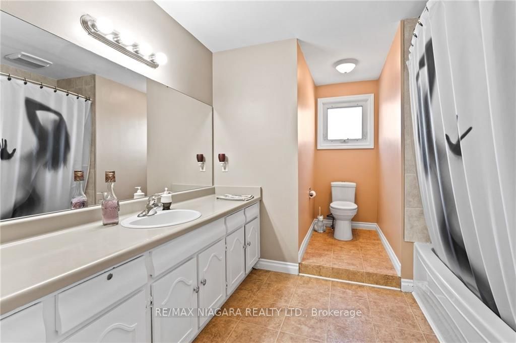 13 Centennial Dr