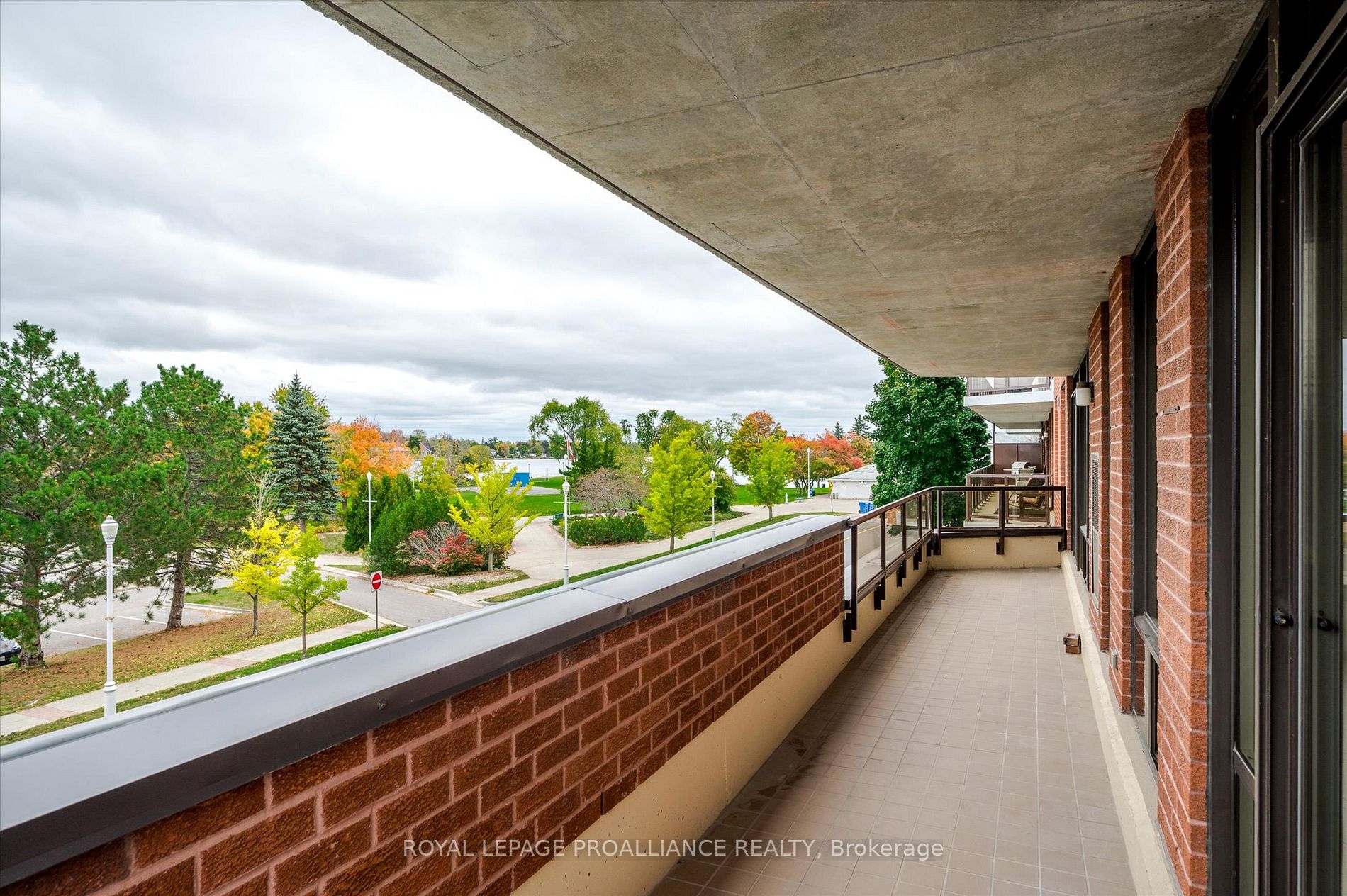 2 George St N, #201