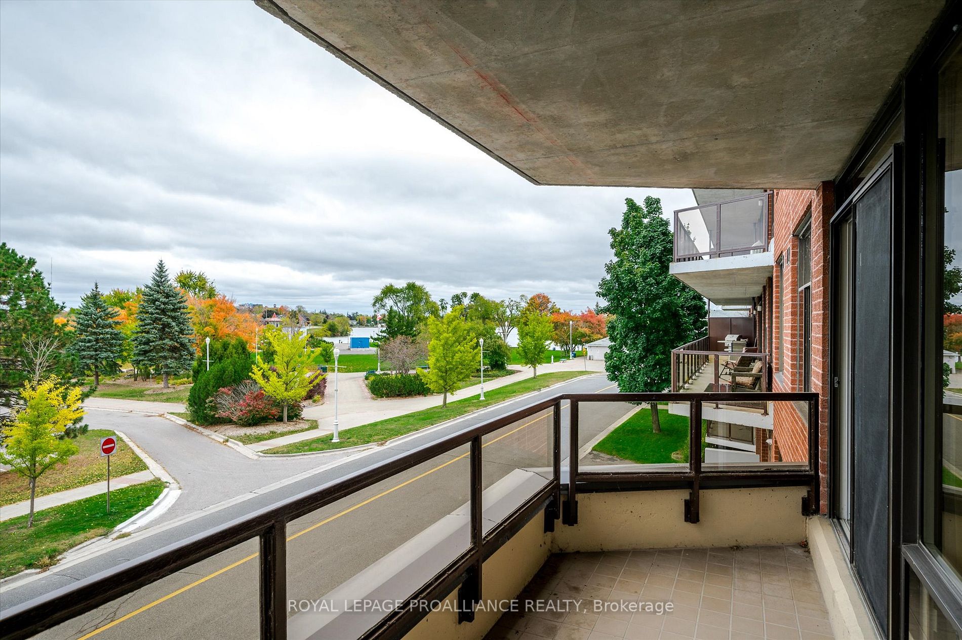 2 George St N, #201